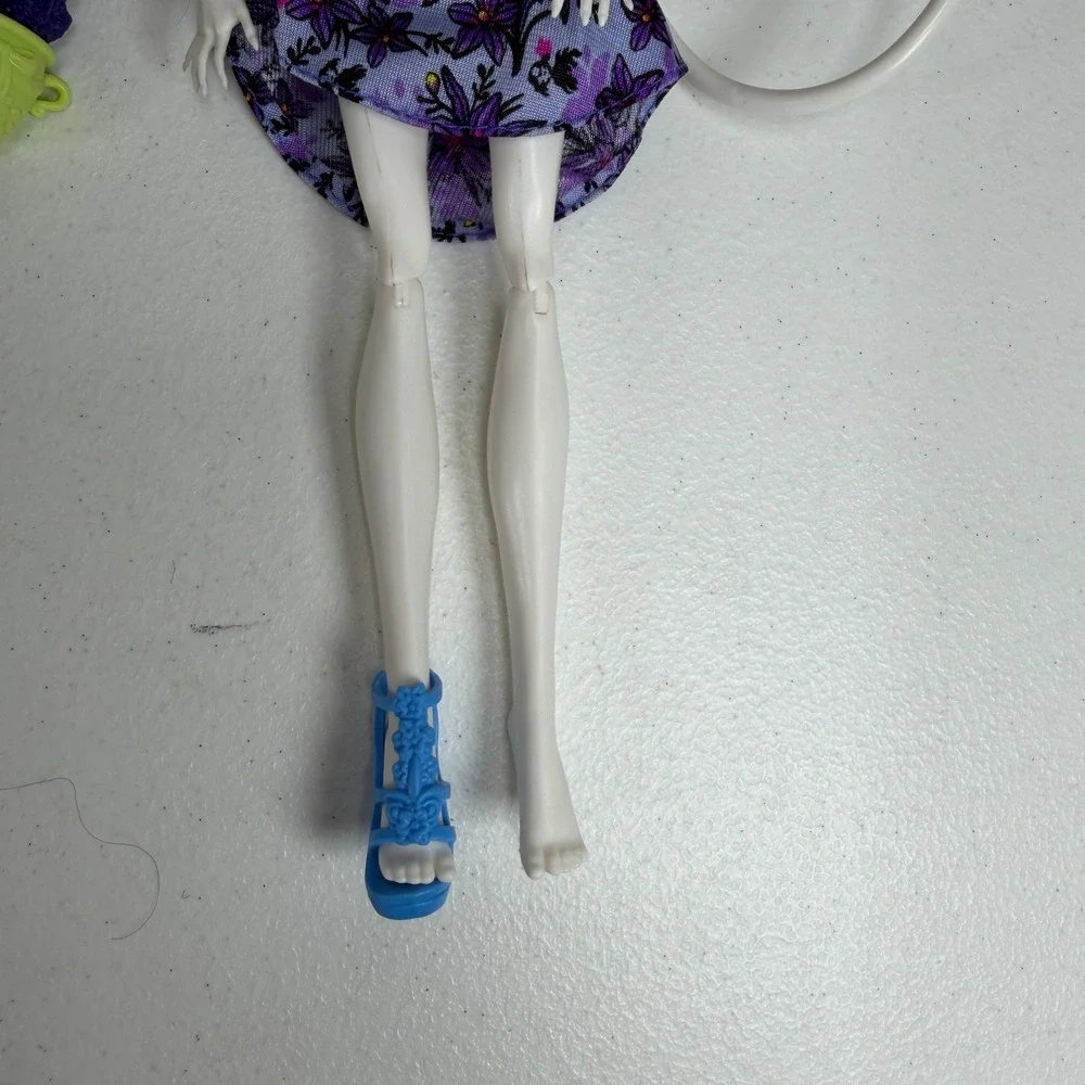 Monster High Catrine DeMew Doll New Scaremester Purple Floral Dress 2011 Mattel